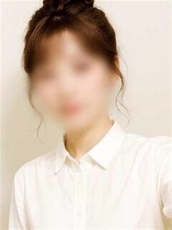 れい(21)