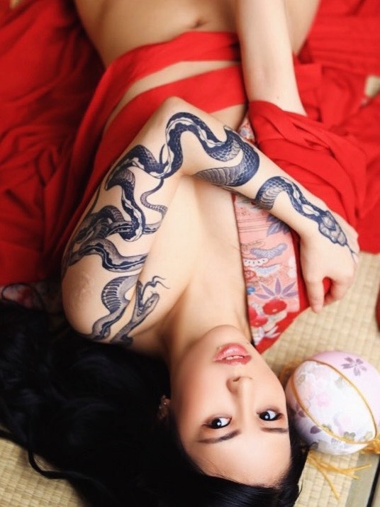 緒月月緒　女王様