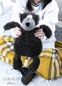 お尻が見えちゃいそうでモジモジドキドキ🤭