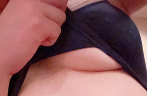 競泳水着……？