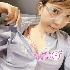 脱がして