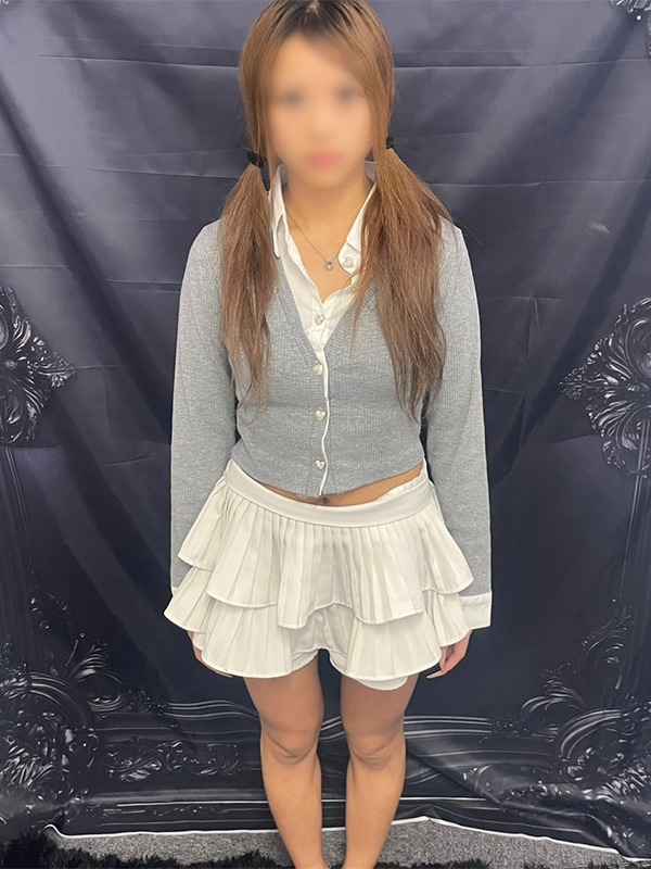 まな(18)